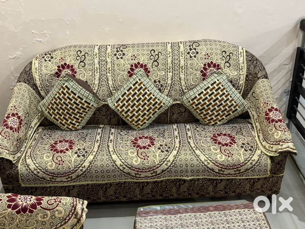 Drawing room sofa set