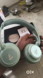 Wireless headphones