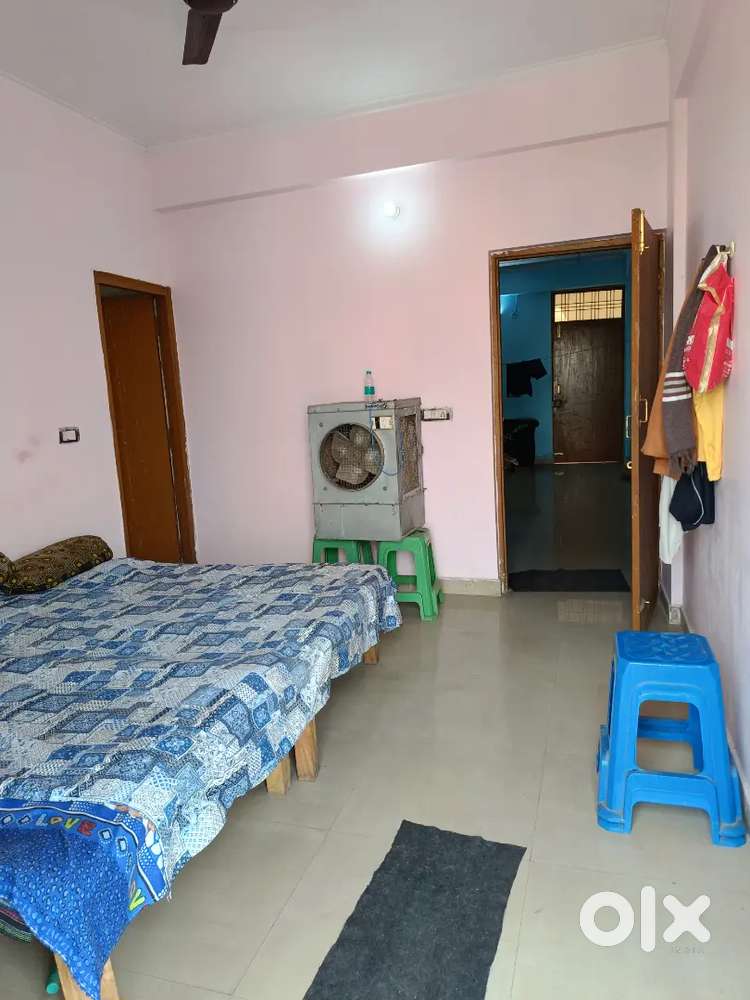 1 room for couples and bachelors