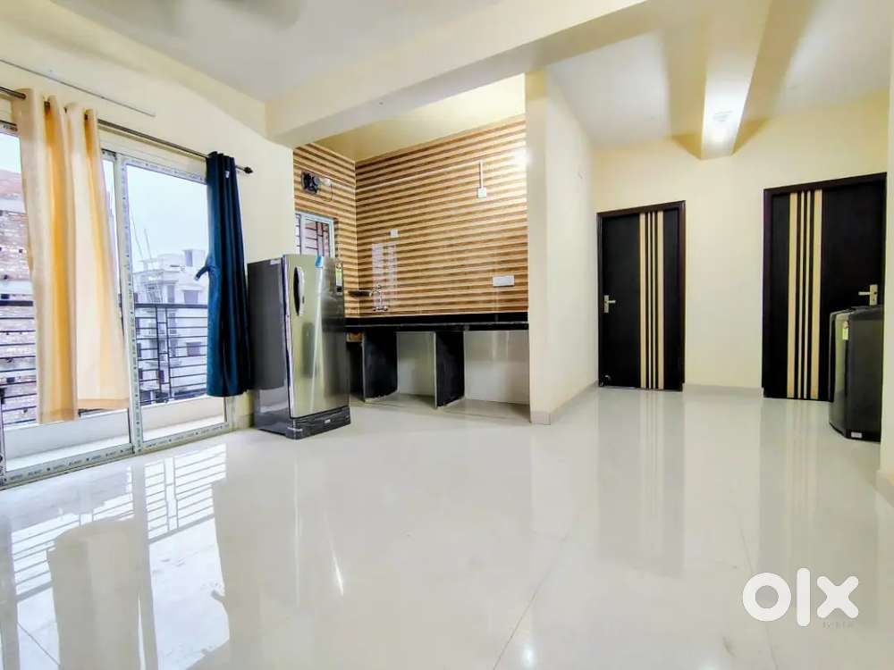 Fully Furnished Co-ed PG in Newtown – AC, Bed, Geyser & More