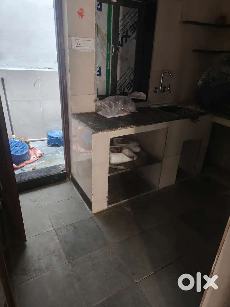 Rent pe dena h family ko.