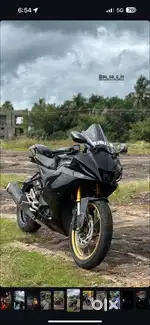 R15 v4 in immacculate condition