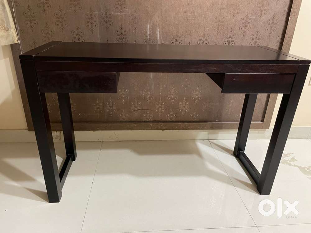 Computer table for sale