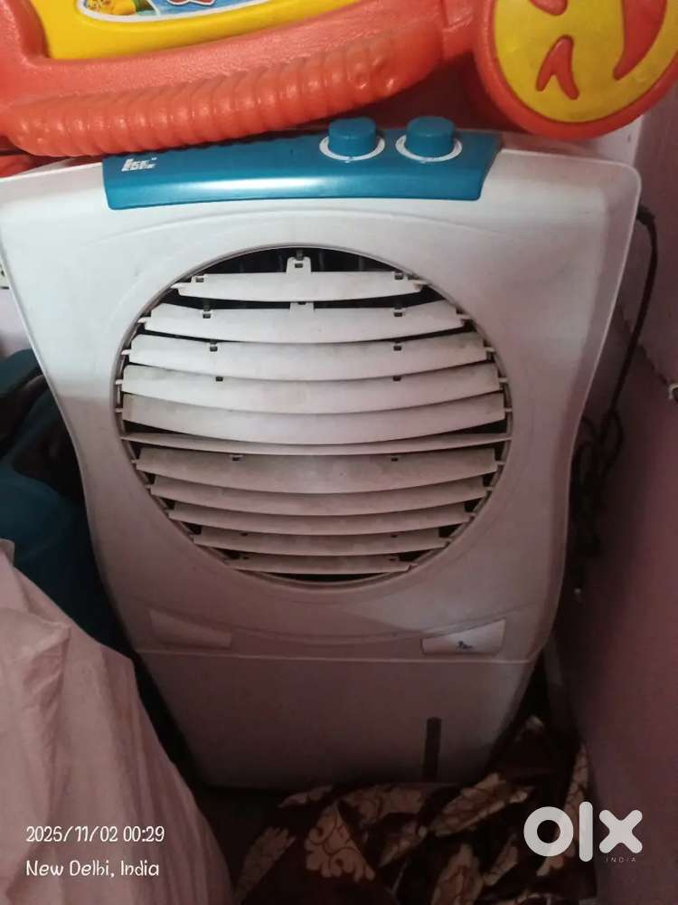 Samphany Kullar 1 yers use. New condition. Best colling