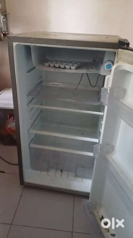 Single door fridge