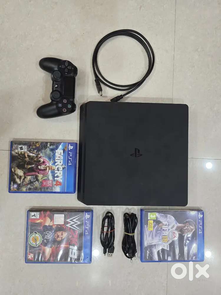 Play Station 4 slim