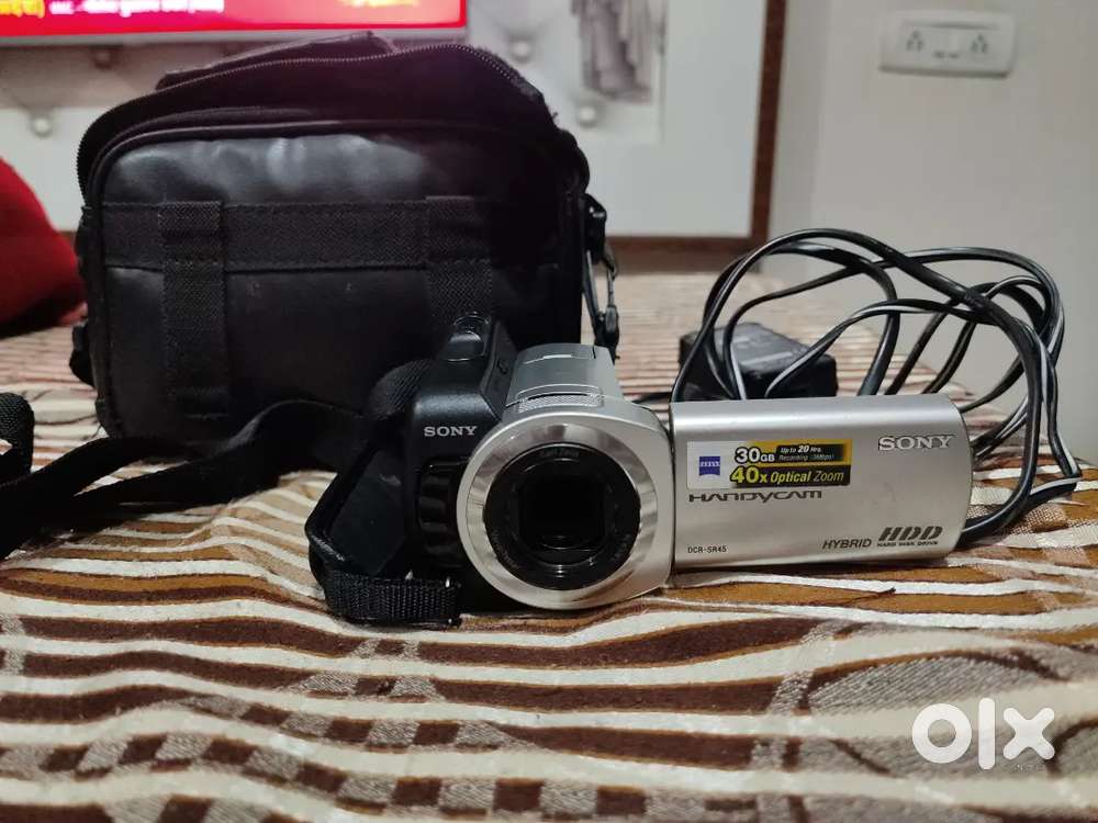 SONY VIDEO CAMERA DCR-SB45 HYBRID HDD 30 GB 40XOPTICAL ZOOM 2000X ZOOM