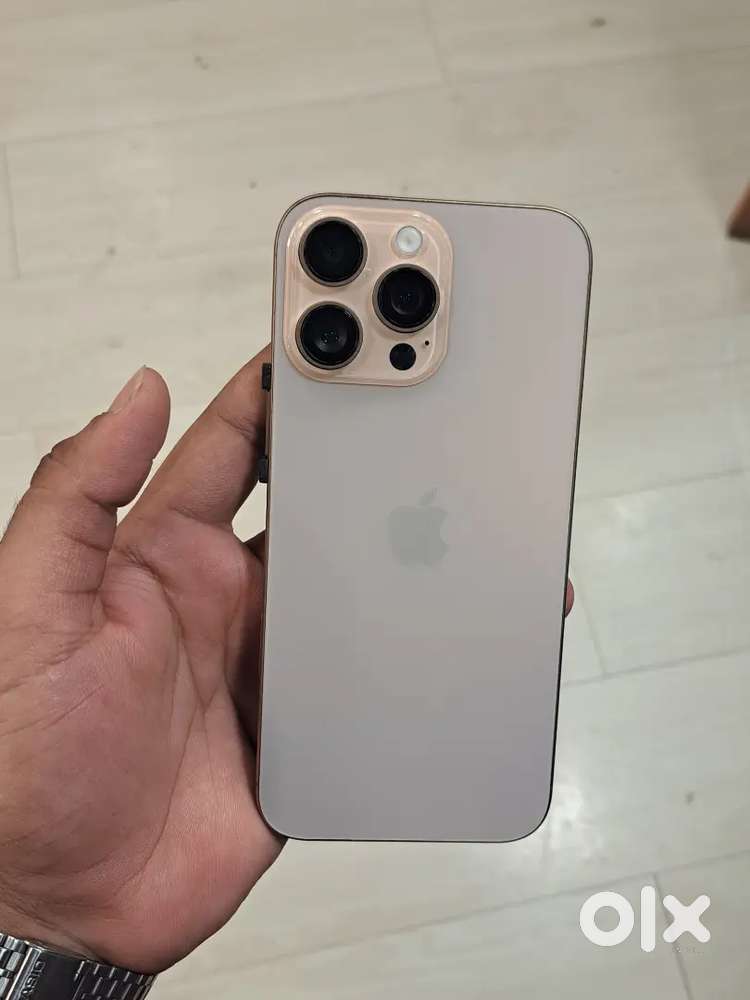 IPHONE 16 PRO MAX  IN MINT CONDITION WE HAVE STORE DELLER IN REFURBISH