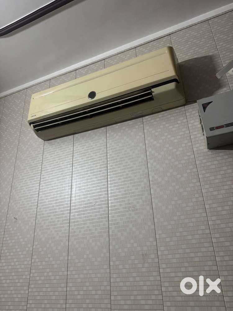 Onida 1.5 Ton Split AC in Excellent condition  with Outdoor Unit