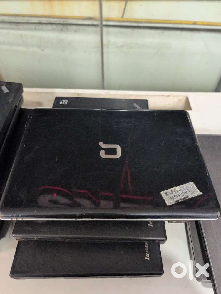 Dual Core / 4 GB / 320 GB / 14 HD / Windows 7.