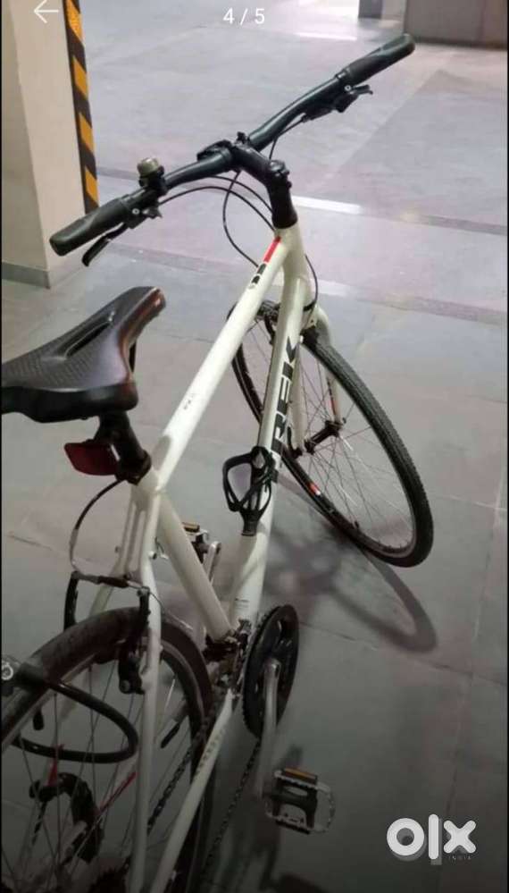 Trek FX2 hybrid bicycle