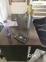 Car showroom Female Calling work