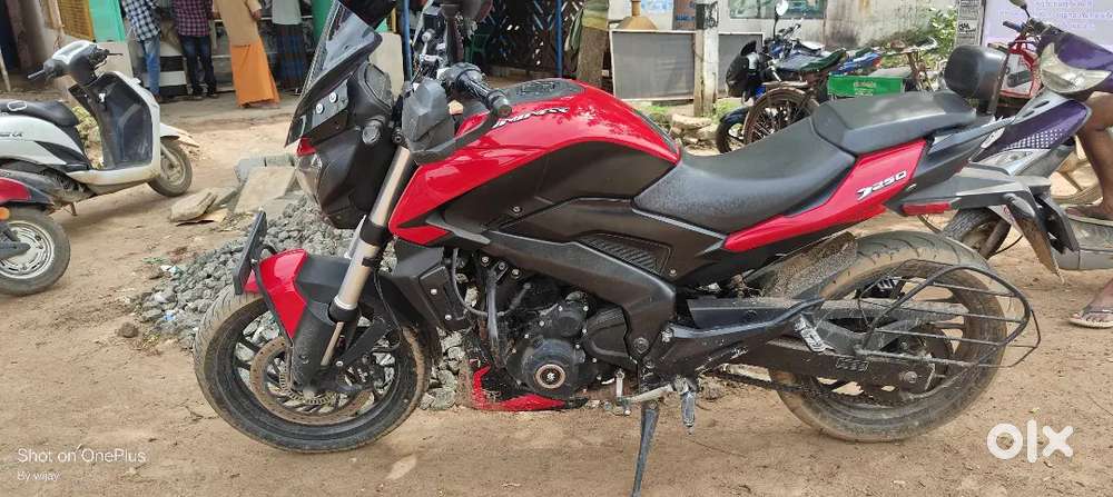 Bajaj dominar 250