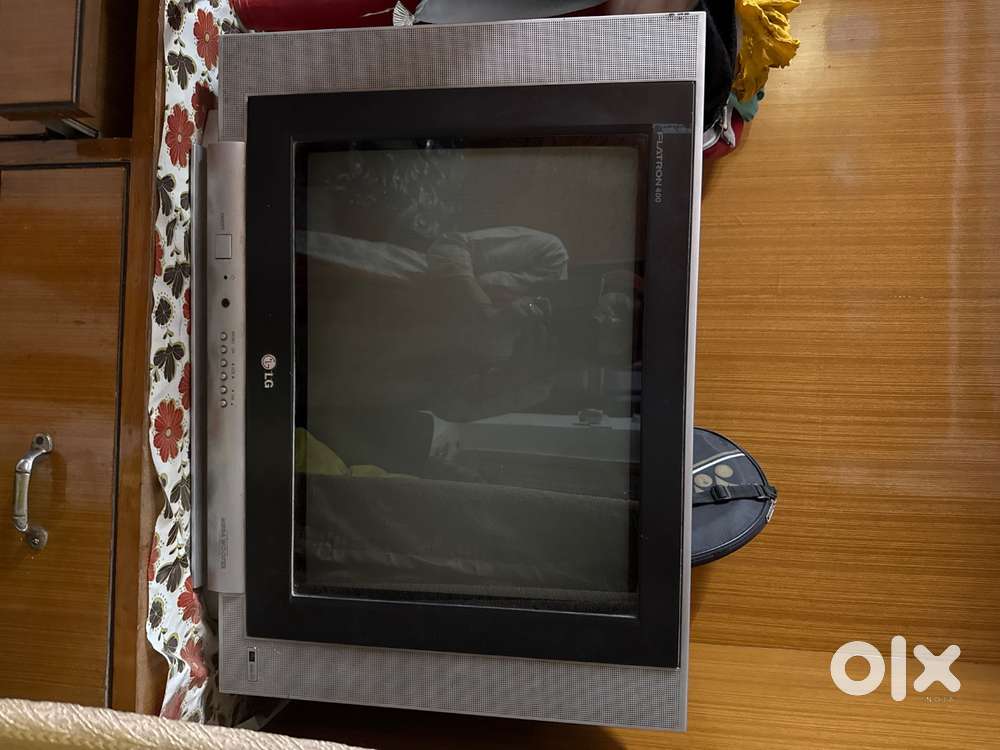 LG black and white TV