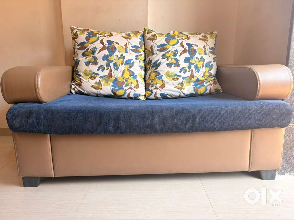 Sofa 3+2 sitting with center table of Saag (Teak wood)