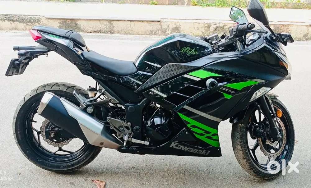 KAWASAKI NINJA 300 (EXCHANGE OPTION AVAILABLE) MINT CONDITION