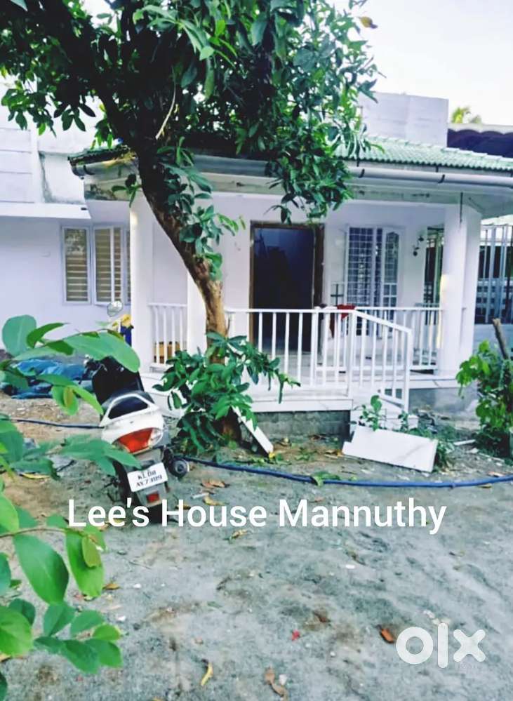 3BHK Lee's house Mannuthy near St Antony church