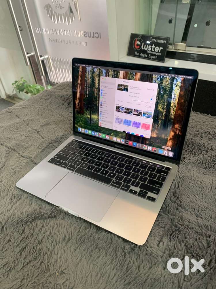 Apple MacBook Pro \ 2020 \ i7 processor \ 32Gb RAM \ 512GB storage