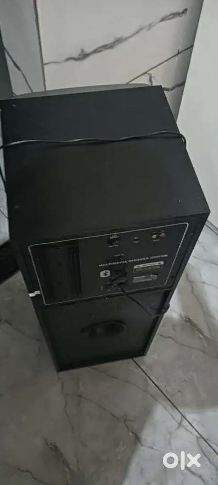 Pizaro speaker and in speaker colourful liteng