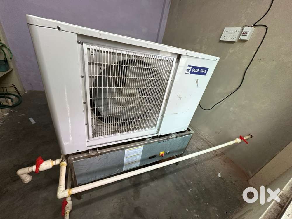 Blue star Water chiller 3 tons with 25 cool water cans