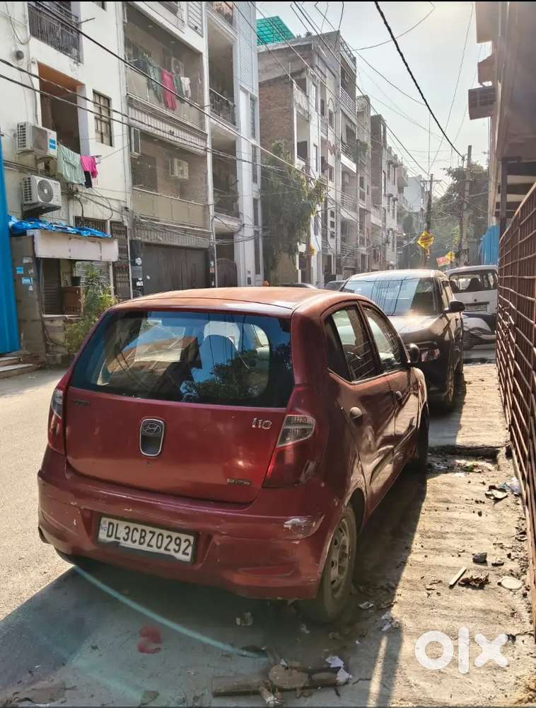 Hyundai i10 2012 Petrol 70000 Km Driven