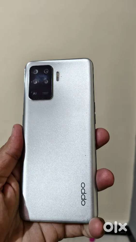 Kam bujat wala Oppo F 19 PRO top 8/128 hai box charger Phone