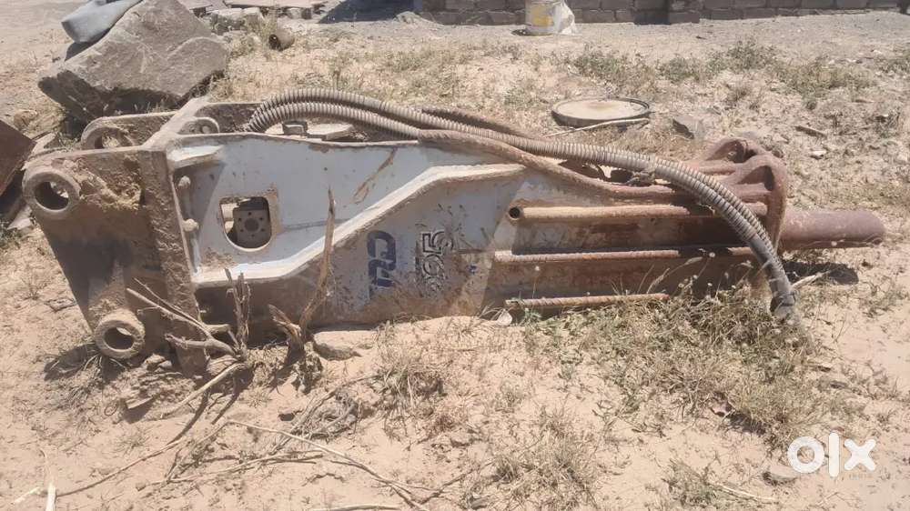 Hittachi rock bracker 225
