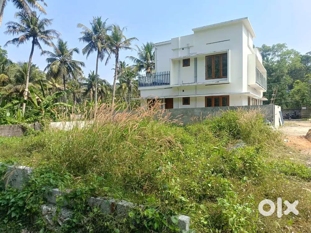 5.2cent plot for sale sreekarym engineering college.