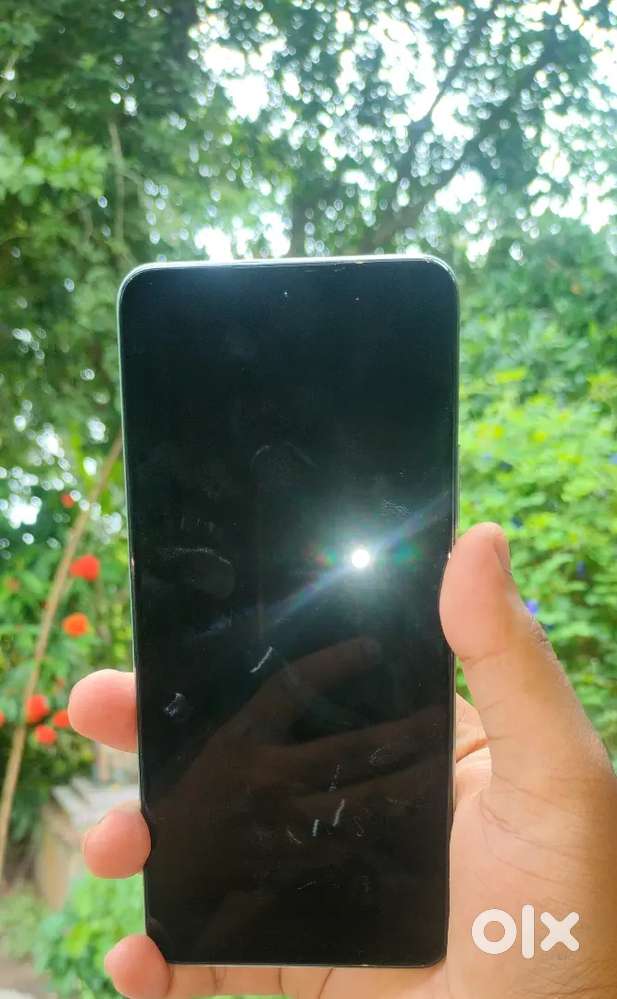 Phone Model is Realme P1 5g, withDimensity 7050, Ram-6GB, ROM-128GB