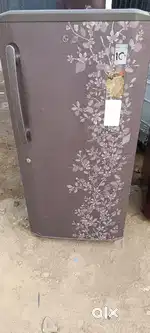GOOD WORKING CONDITION SINGLE DOOR FRIDGE TOP LOAD WASHING MACHINE