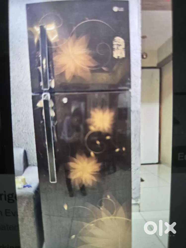 Fridge LG 365 ltr for Sale refrigerator is working fine