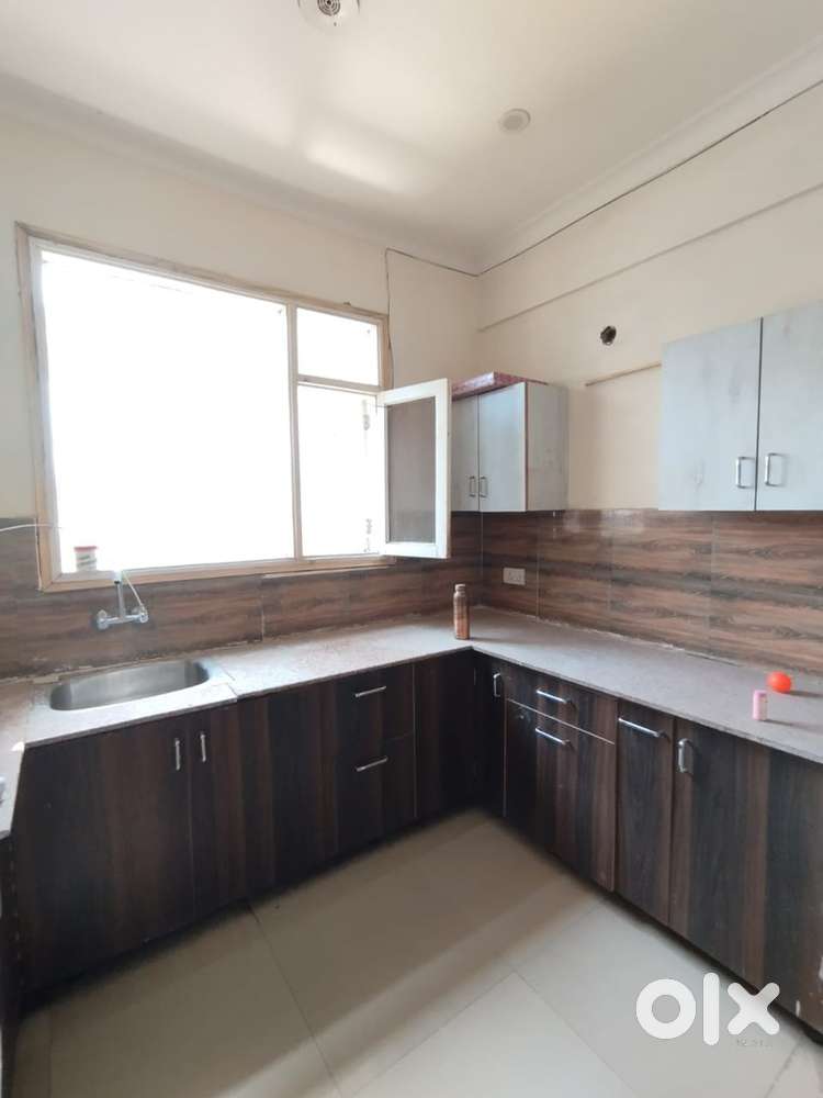 Flat at prime location