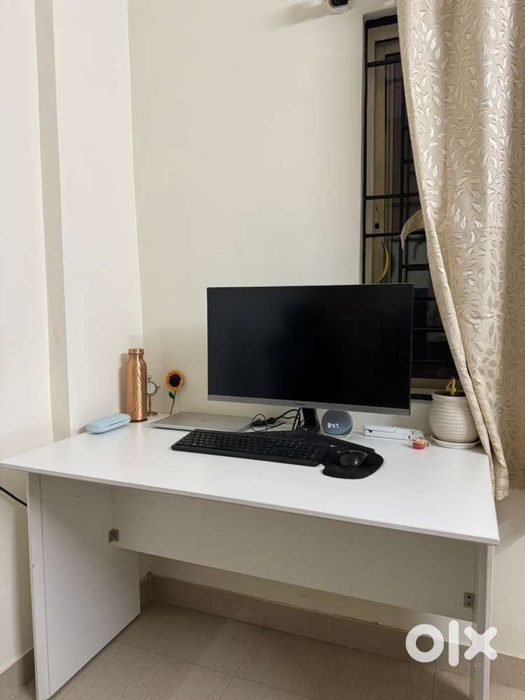 28inch Samsung Monitor (4K UHD, IPS Display)