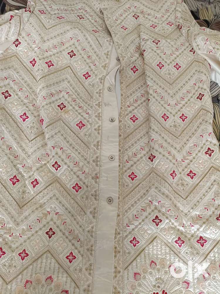 Merrige suit with safa white silk material with soft shin khesdupata