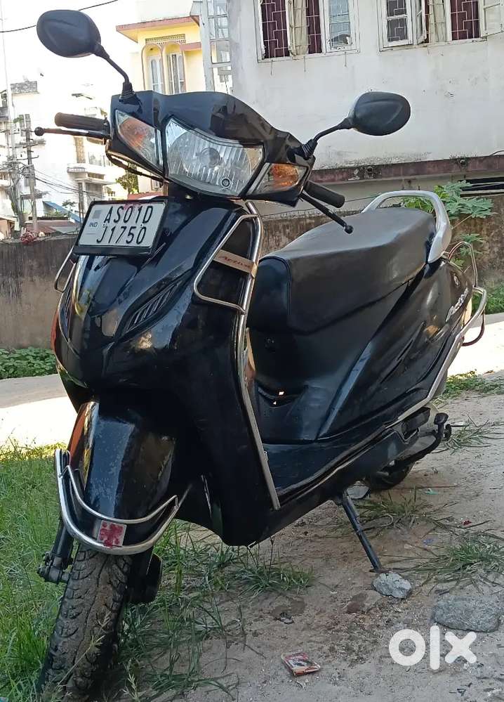 Honda Activa 4G is next to showroom condition.Bit negotiable