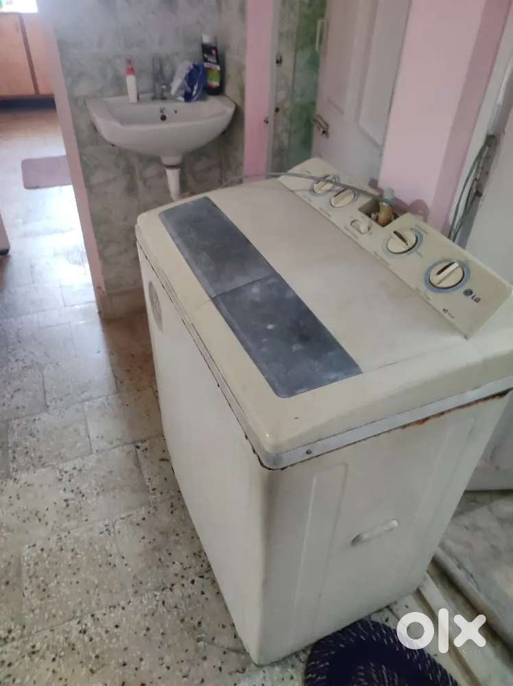 Semi Automatic washing machine