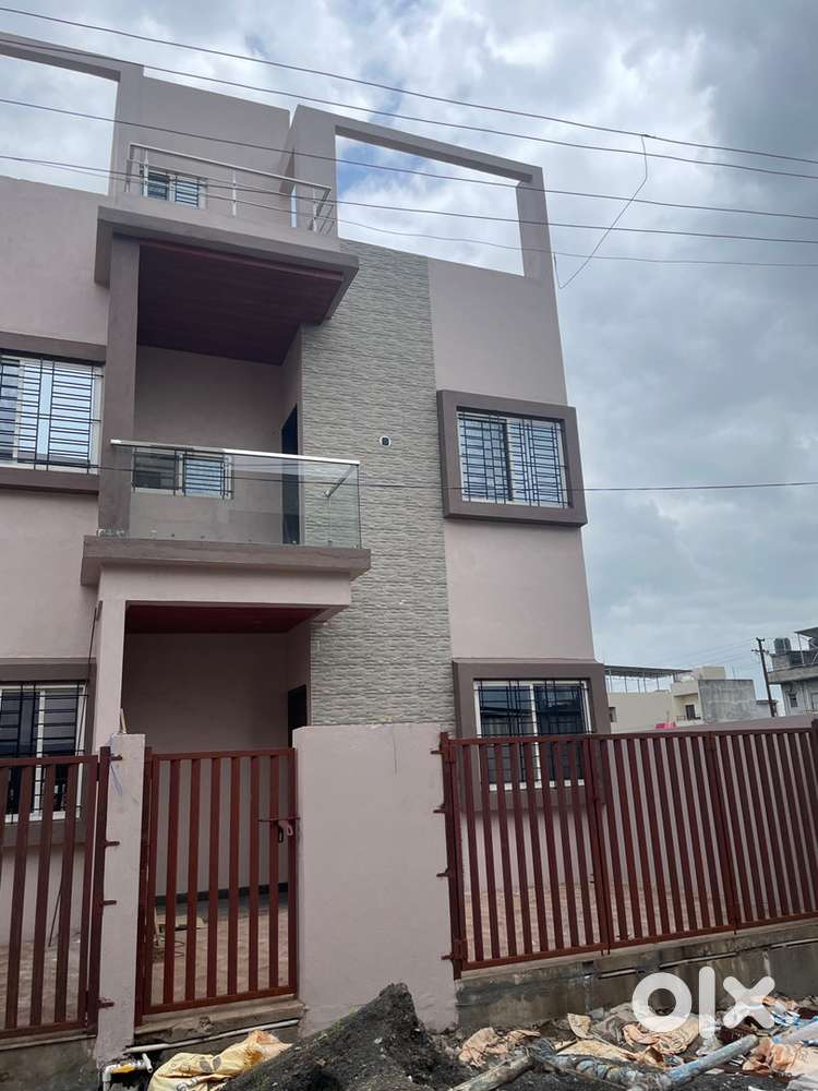2bhk row banglow for rent