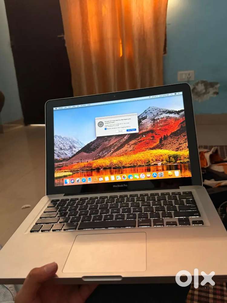 MacBook Pro i5