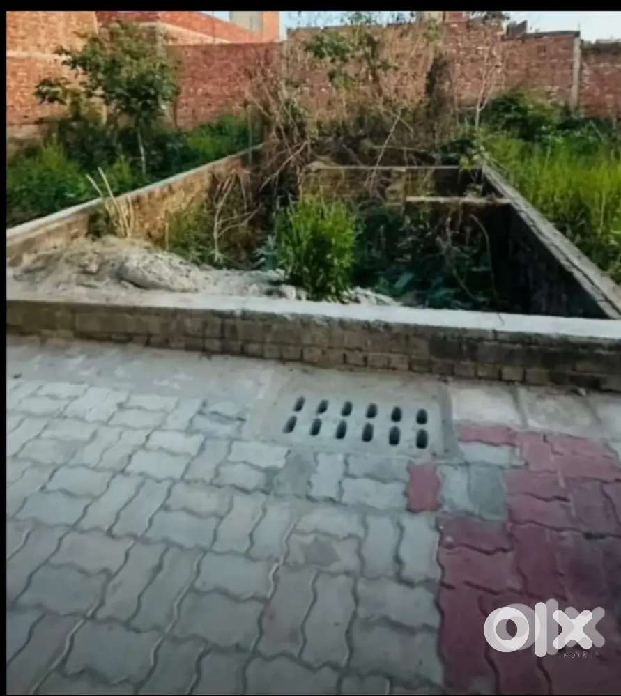 102 gj plot for urgent sale (kot mit singh,tarn tarn road)