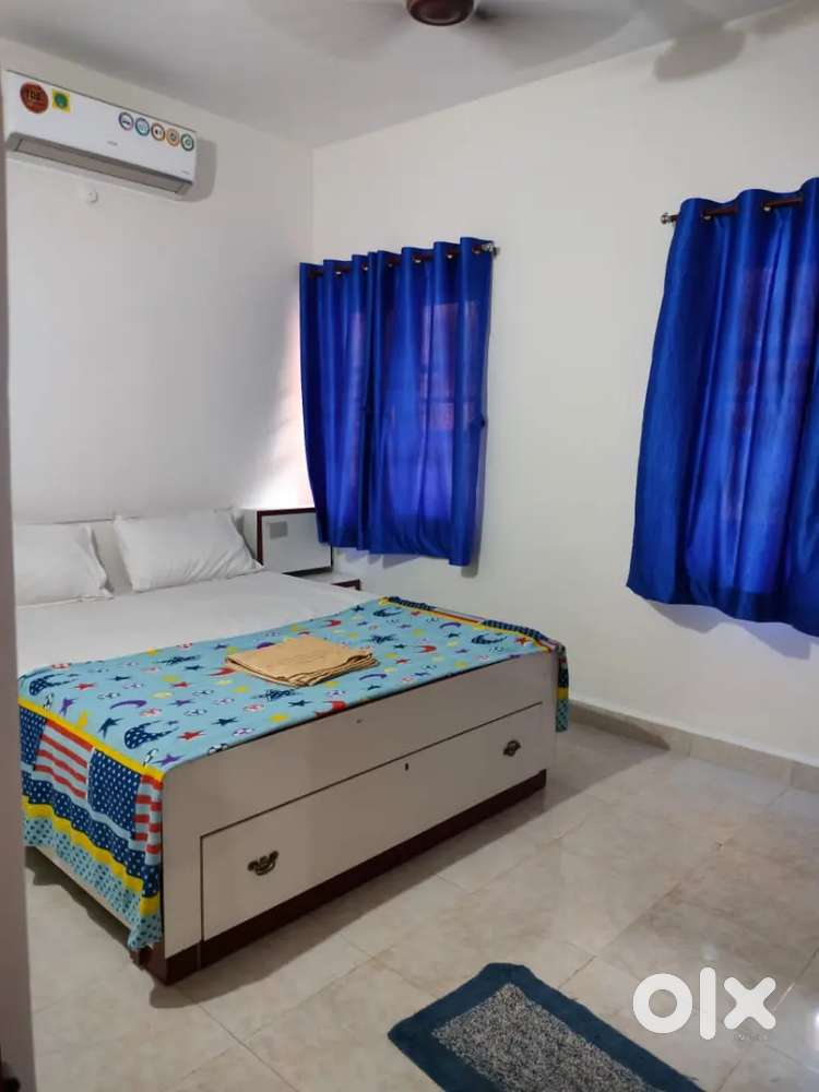 11 rooms and 1 big hall