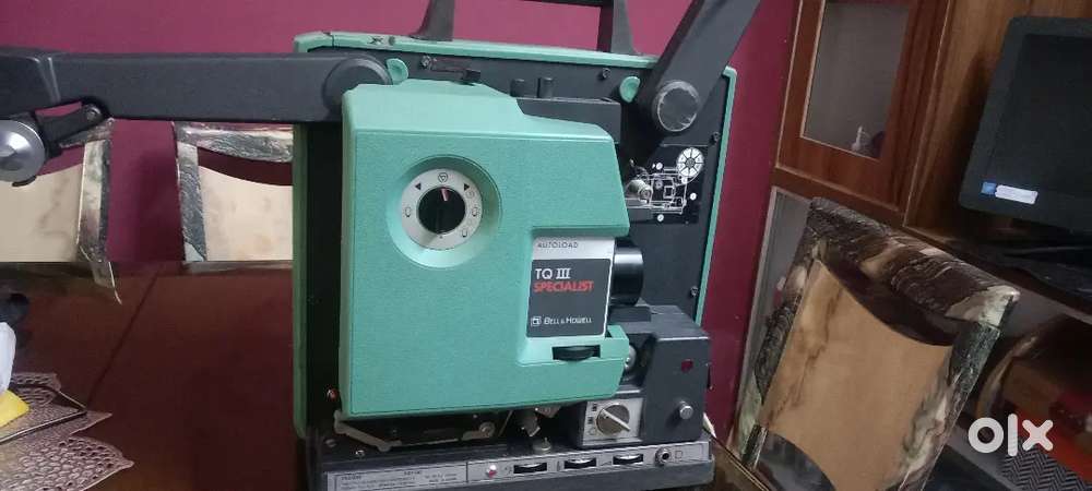 16mm film projector exillent working condition