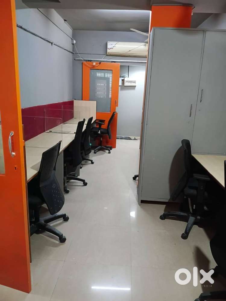 CREATIVE HOT DESK WORKSTATION - WORK COMFORTABLY & SMART