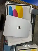 Apple ipad 10thg 64gb wifi  like new with box acc 6months under warr