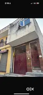 2 mins from rajiv chowk