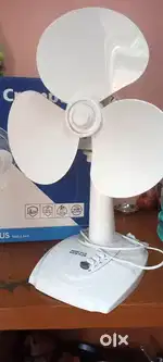 Crompton Waveplus Table Fan with bill and Box