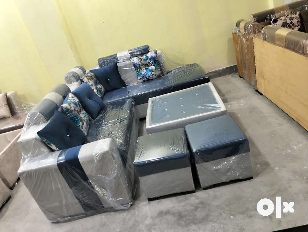 Brand new L-shape sofa set in dilshad garden with table