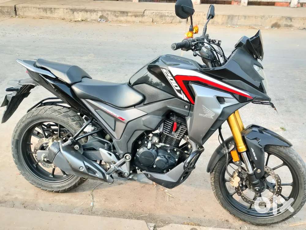 Honda CB-200x excellent condition less driven