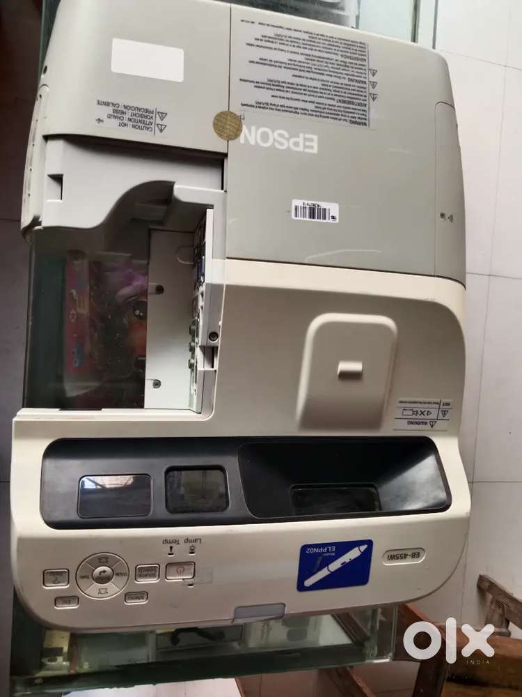 Epson short throw projector  working condition