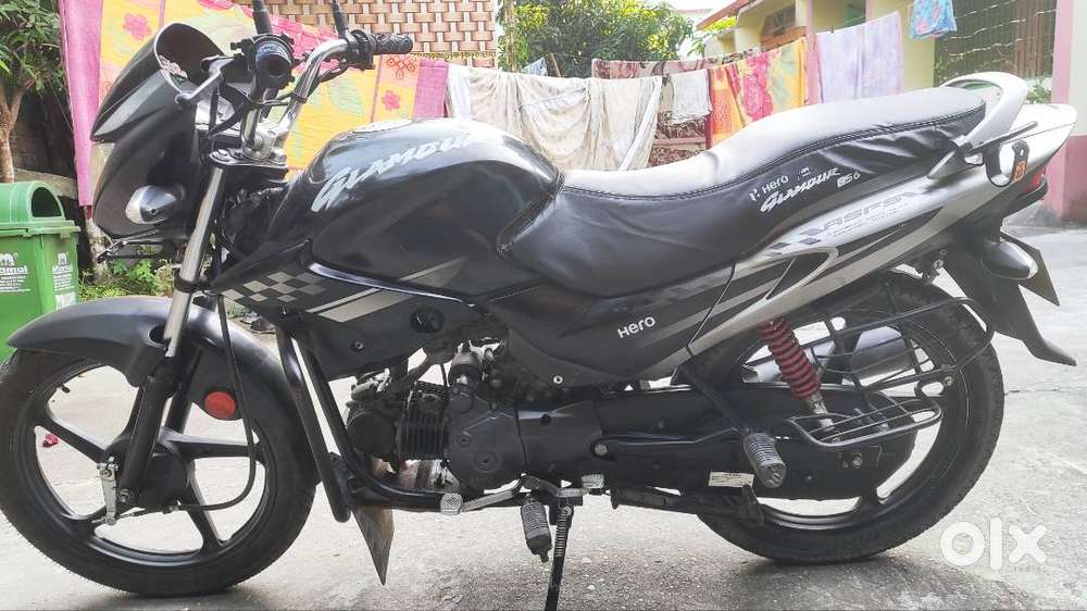 BS III Hero Glamour black colour.