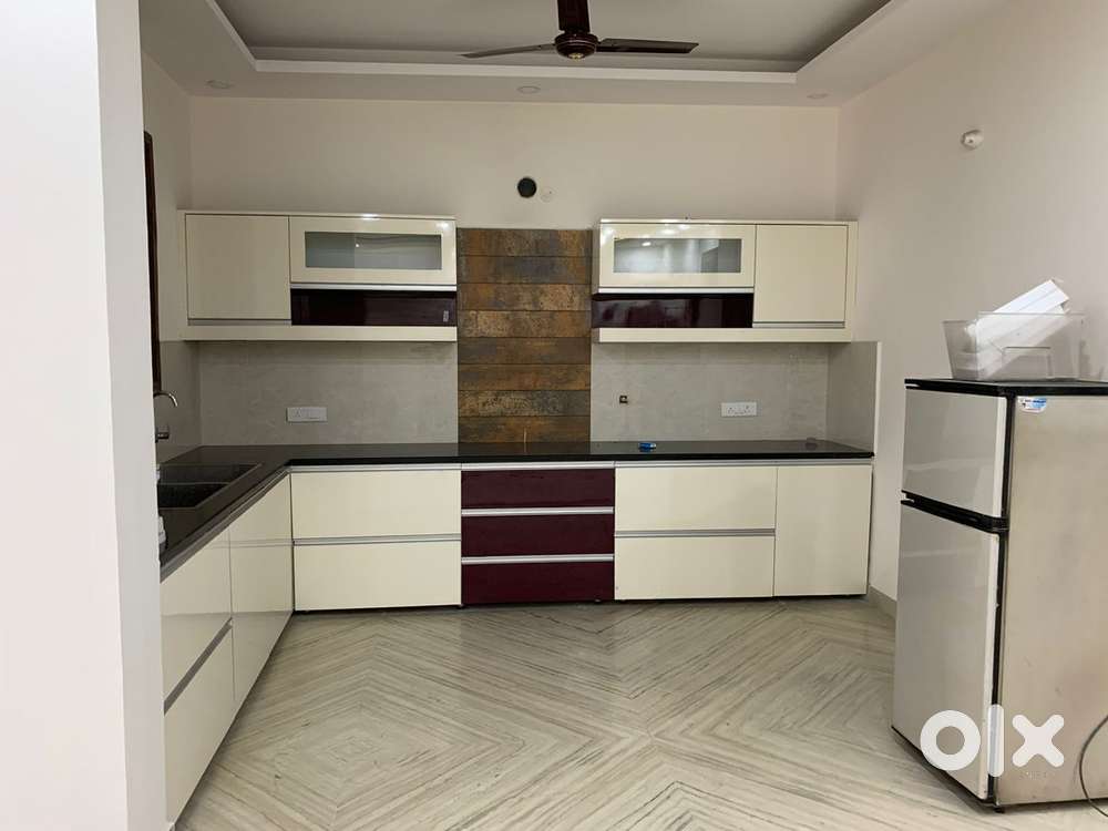 Owner free 1 room set:9500,2 room set:15500 for rent in mohali..